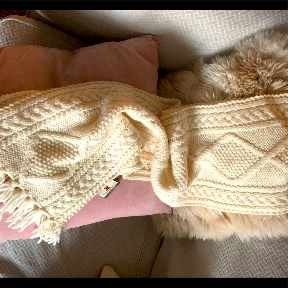 Carraigdonn Irish knit tassel scarf 🧣